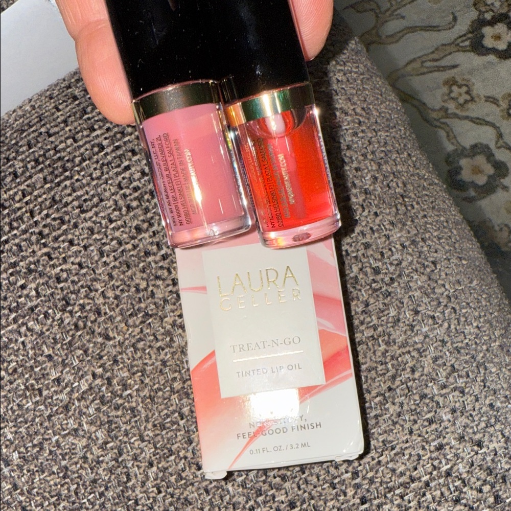 Laura Geller Treat-N-Go Tinted Lip Oil - Coral - Picture 5 of 5